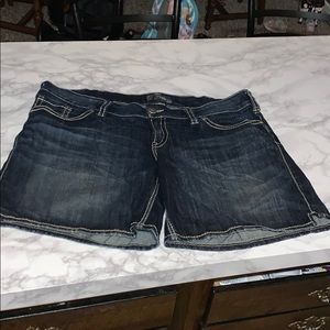 Silver Suki Shorts Size 20